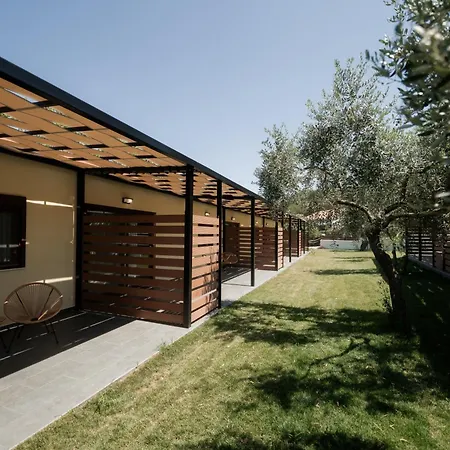 Meraki Luxury Hotel *